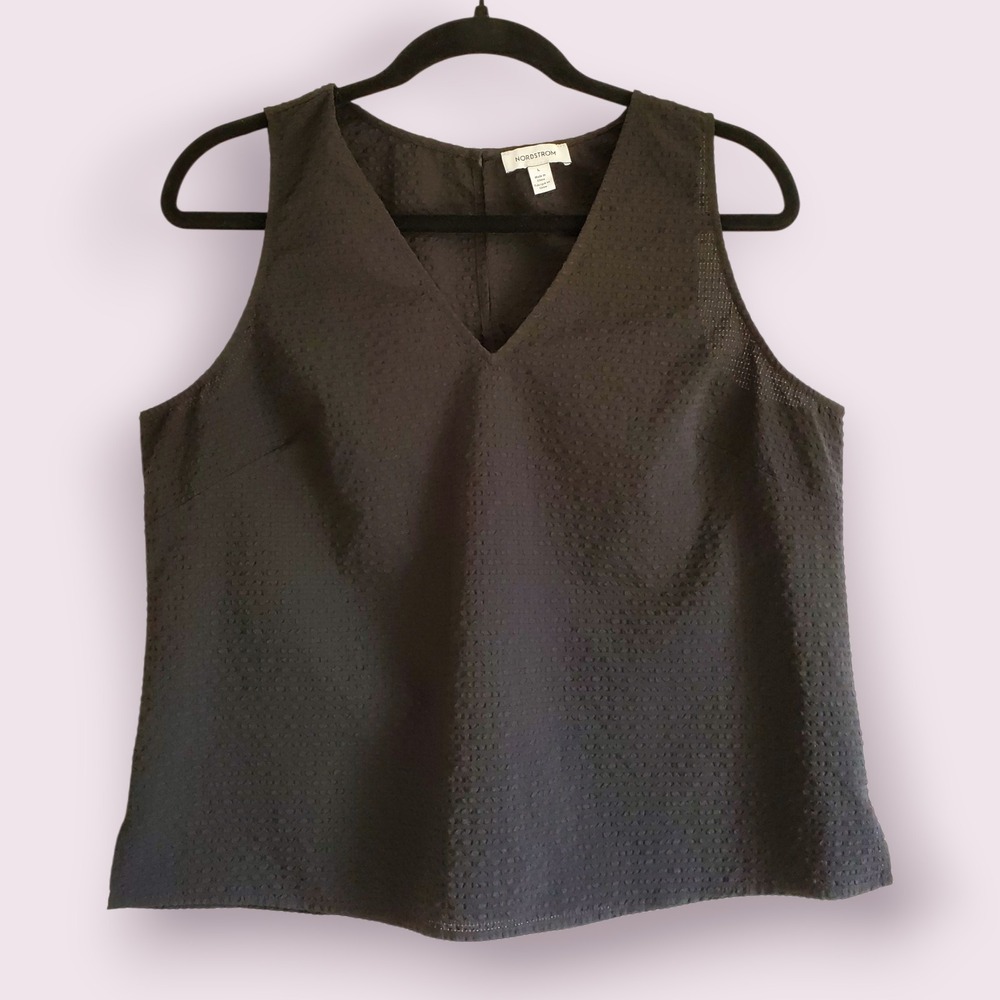 Nordstrom Black‎ Sleeveless V Neck Blouse Textured Top Women's Size L